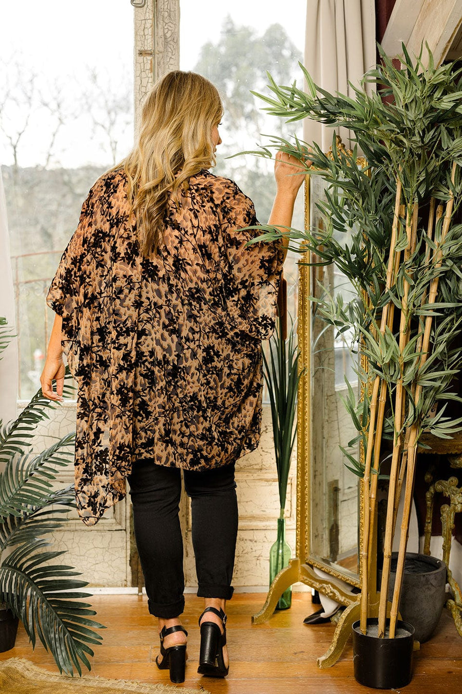 Seidiger Kokon-Kimono mit Leopardenmuster