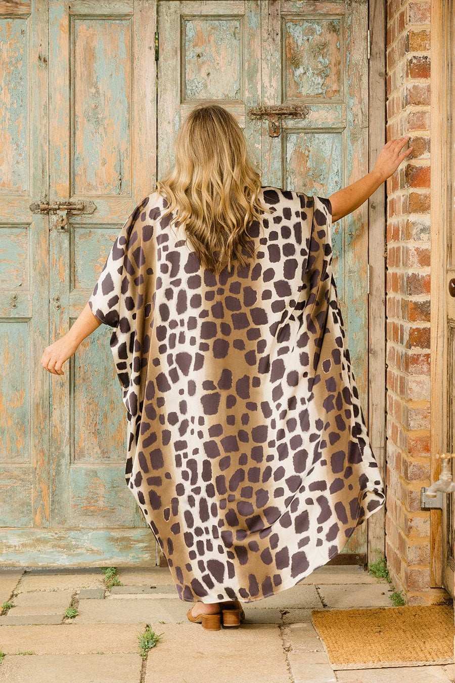 Seidiger Kimono mit Leopardenmuster
